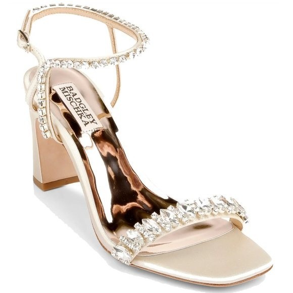 Badgley Mischka Size 8.5 Ivory Satin Jeweled Open Toe Dress Sandals Heels Shoes